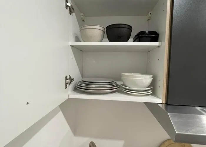 Leo * سيفيلد ان تيرول